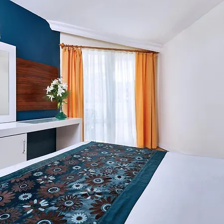 Hotel Maya World 3*